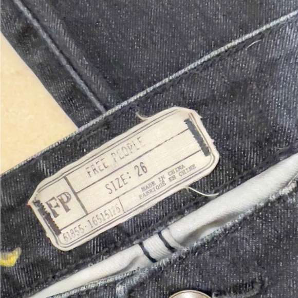 💕sold💕 Free People Just Float On floral flare jeans in the Miami Night Combo - Picture 4 of 4